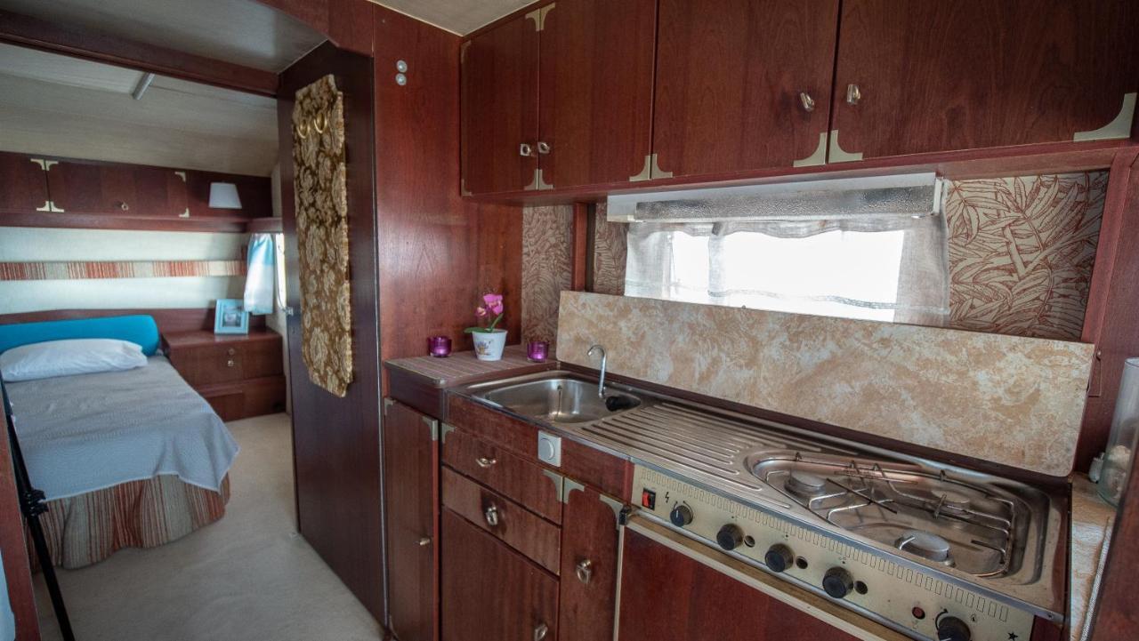 Caravan Fishing Spot Porto Roxa Agios Leon ภายนอก รูปภาพ