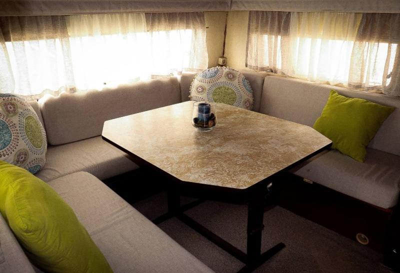 Caravan Fishing Spot Porto Roxa Agios Leon ภายนอก รูปภาพ