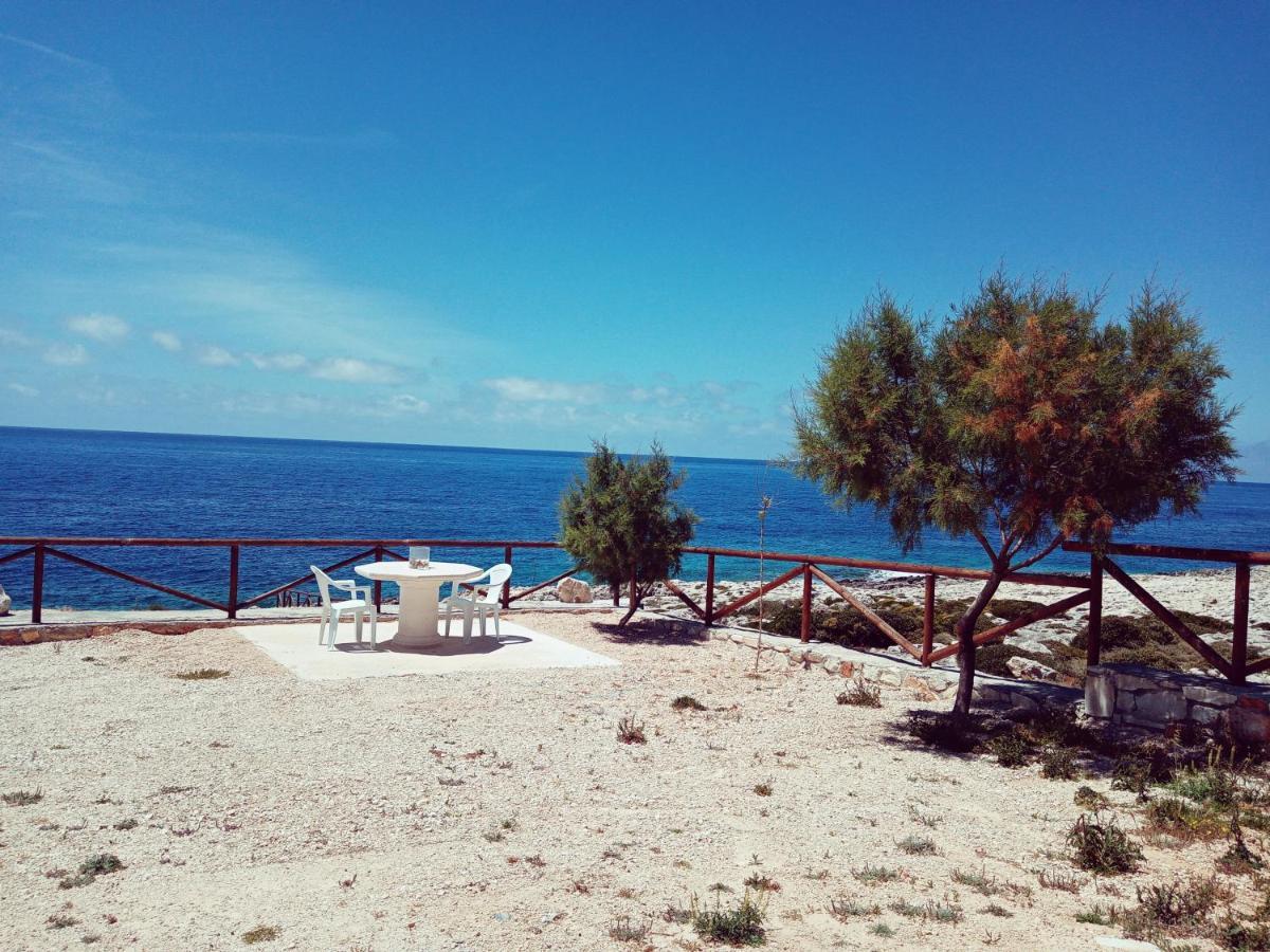 Caravan Fishing Spot Porto Roxa Agios Leon ภายนอก รูปภาพ