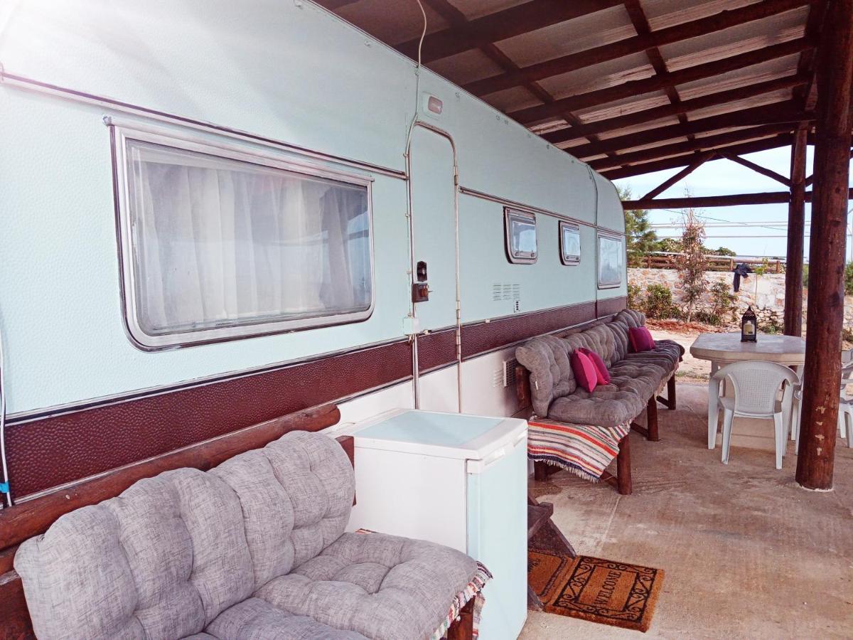 Caravan Fishing Spot Porto Roxa Agios Leon ภายนอก รูปภาพ