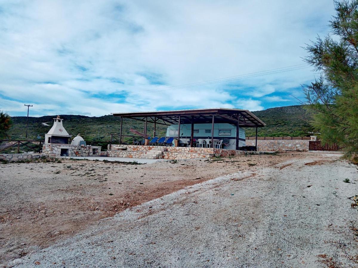 Caravan Fishing Spot Porto Roxa Agios Leon ภายนอก รูปภาพ
